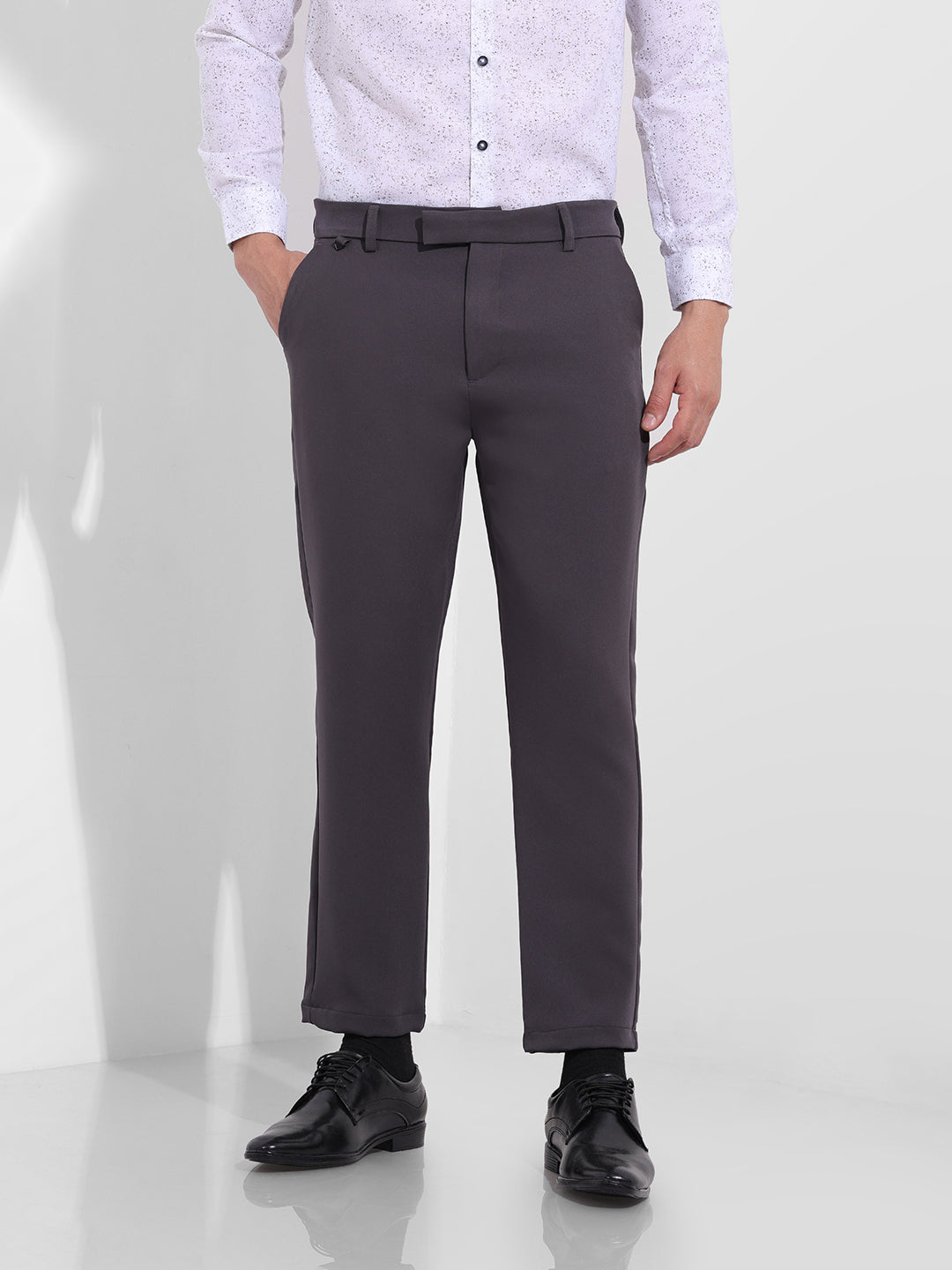 Men's Dark Grey Slim Fit Solid Casual Trouser
