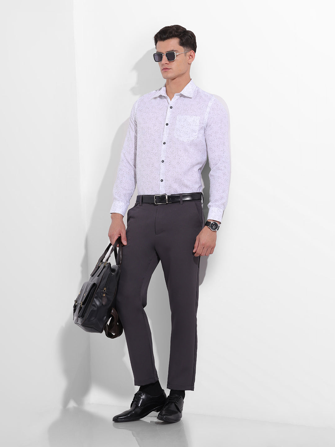 Men's Dark Grey Slim Fit Solid Casual Trouser