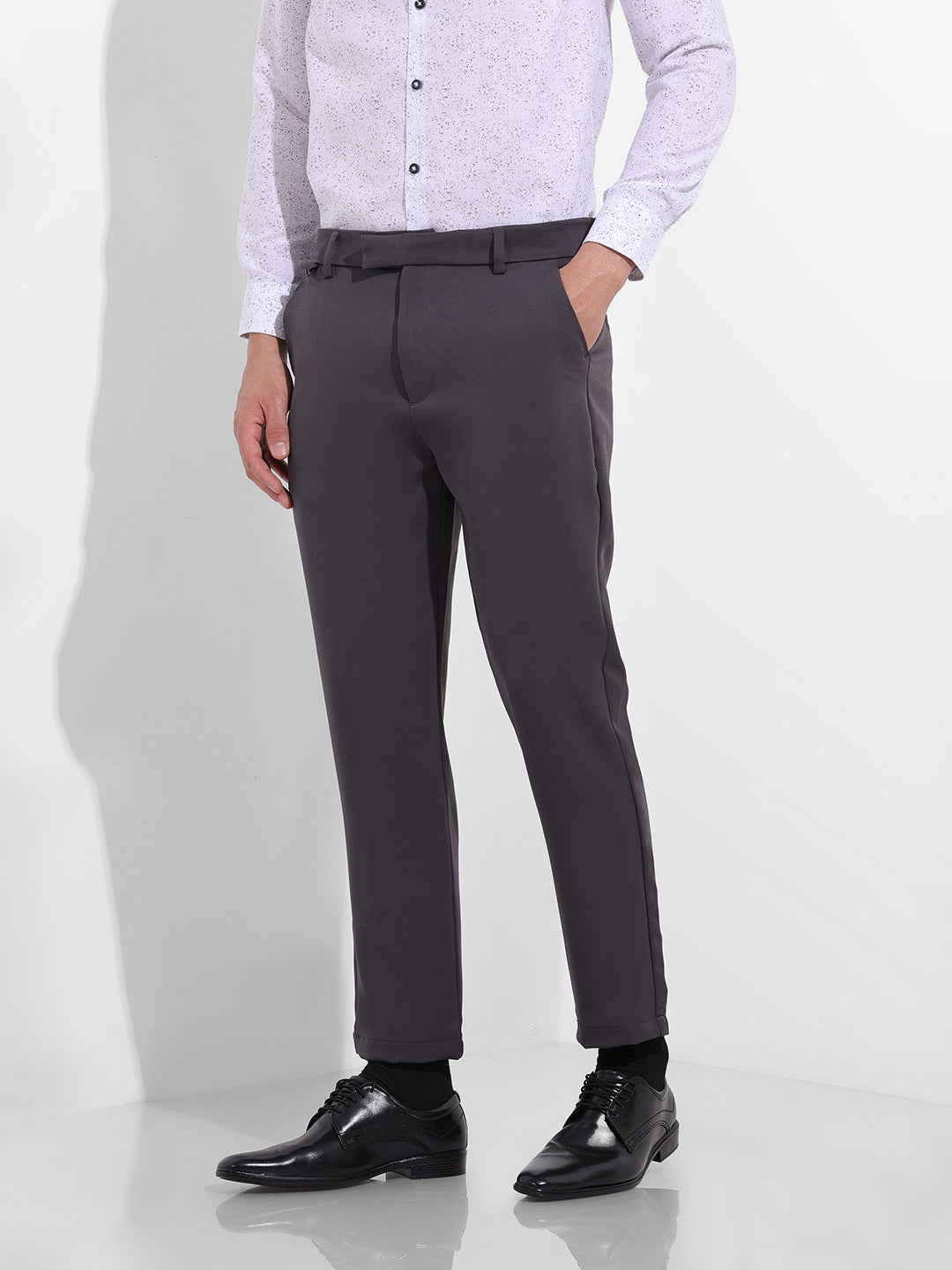 Men's Dark Grey Slim Fit Solid Casual Trouser