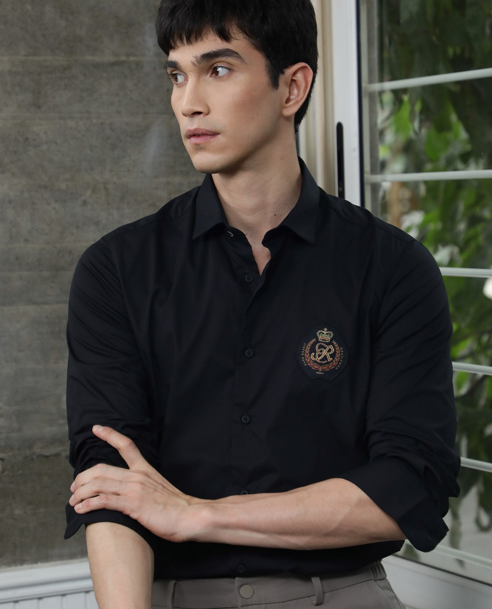 Rare Rabbit Men's Crown Black Cotton Plain Regular Fit Full Sleeve Spread Collar Shirt