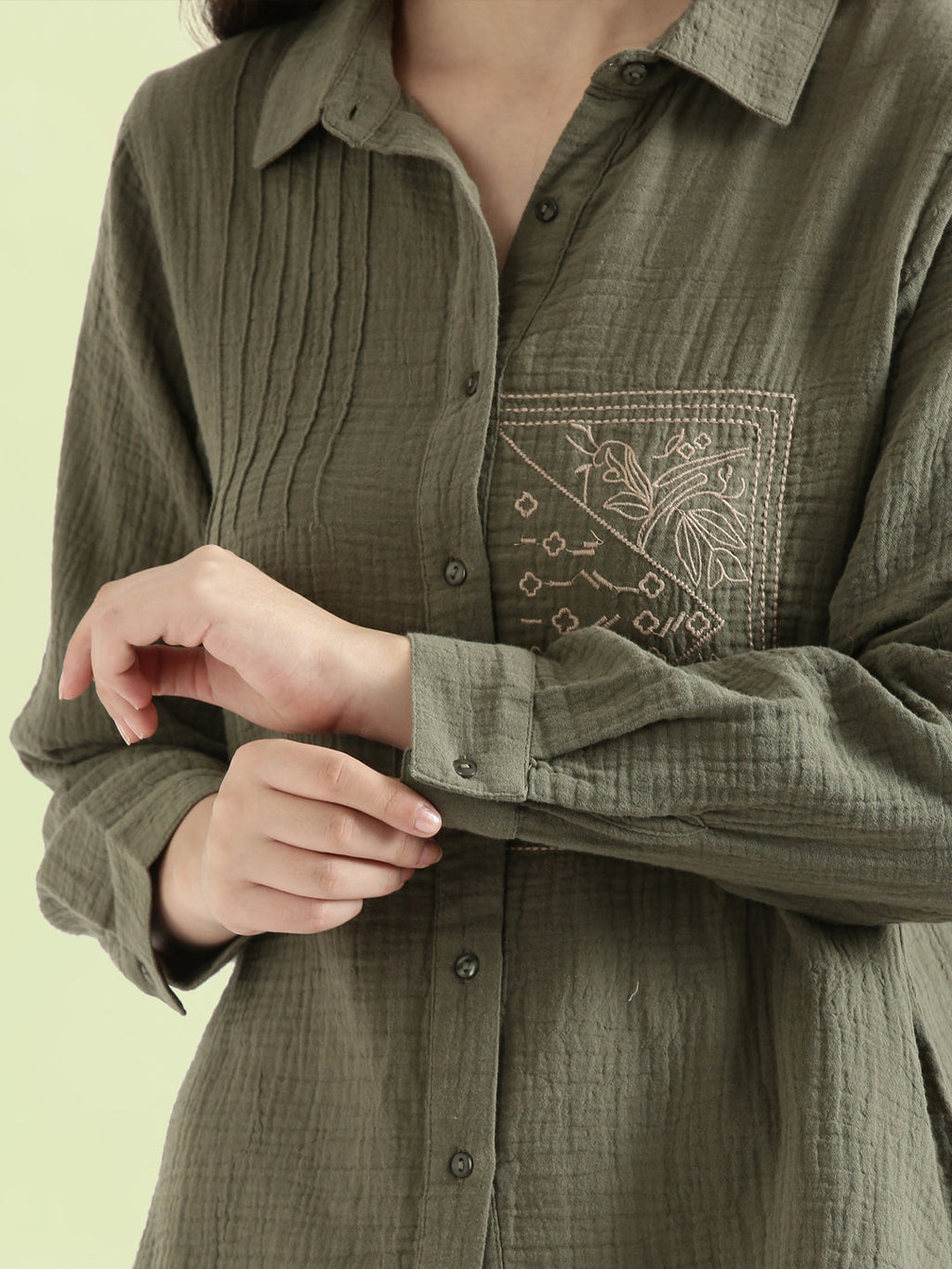 Cotton Pin-Tuck Floral Embroidered Patch Clasic Collar Shirt