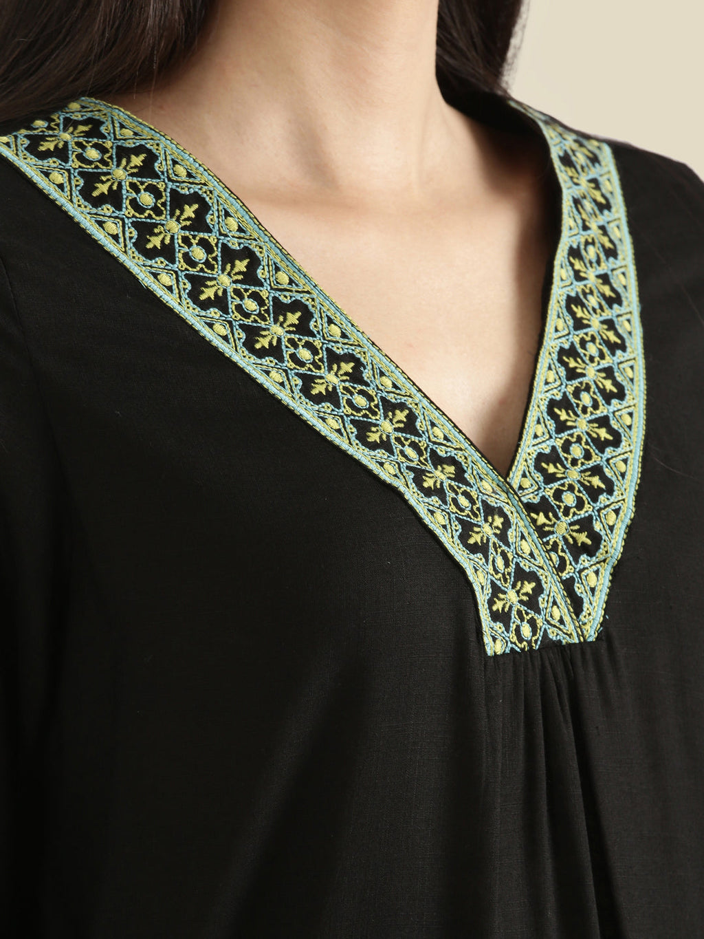 Rayon Geometric Cross-Stitch V-Neck Embroidered Straight Kurta