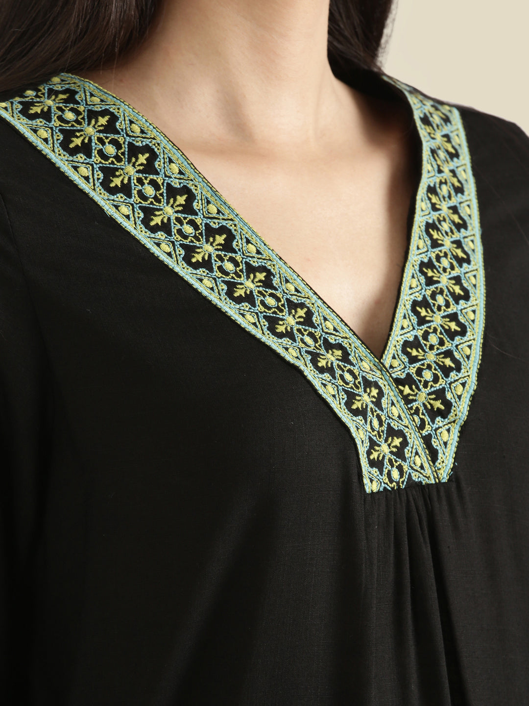 Rayon Geometric Cross-Stitch V-Neck Embroidered Straight Kurta