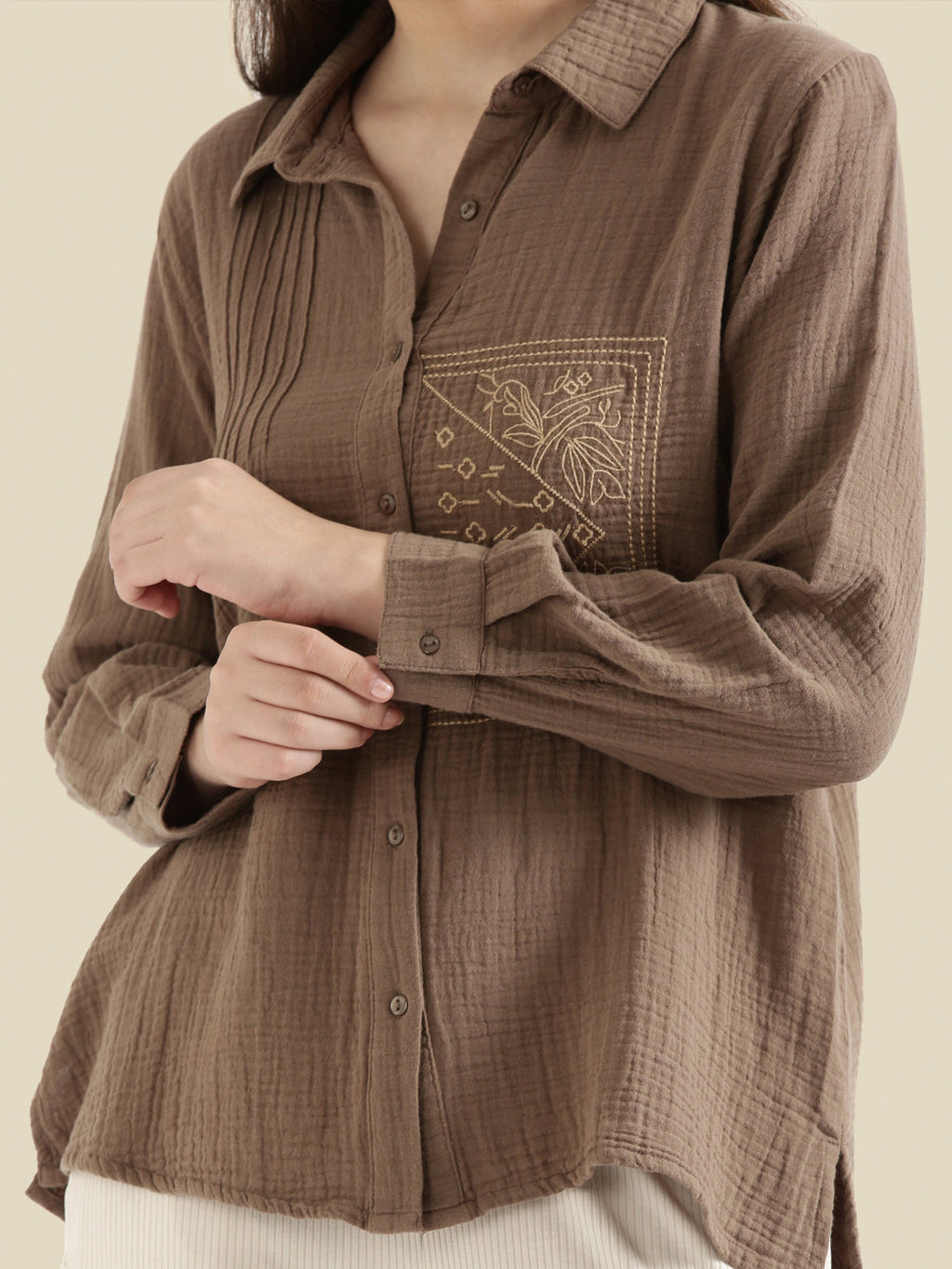 Cotton Pin-Tuck Floral Embroidered Patch Clasic Collar Shirt