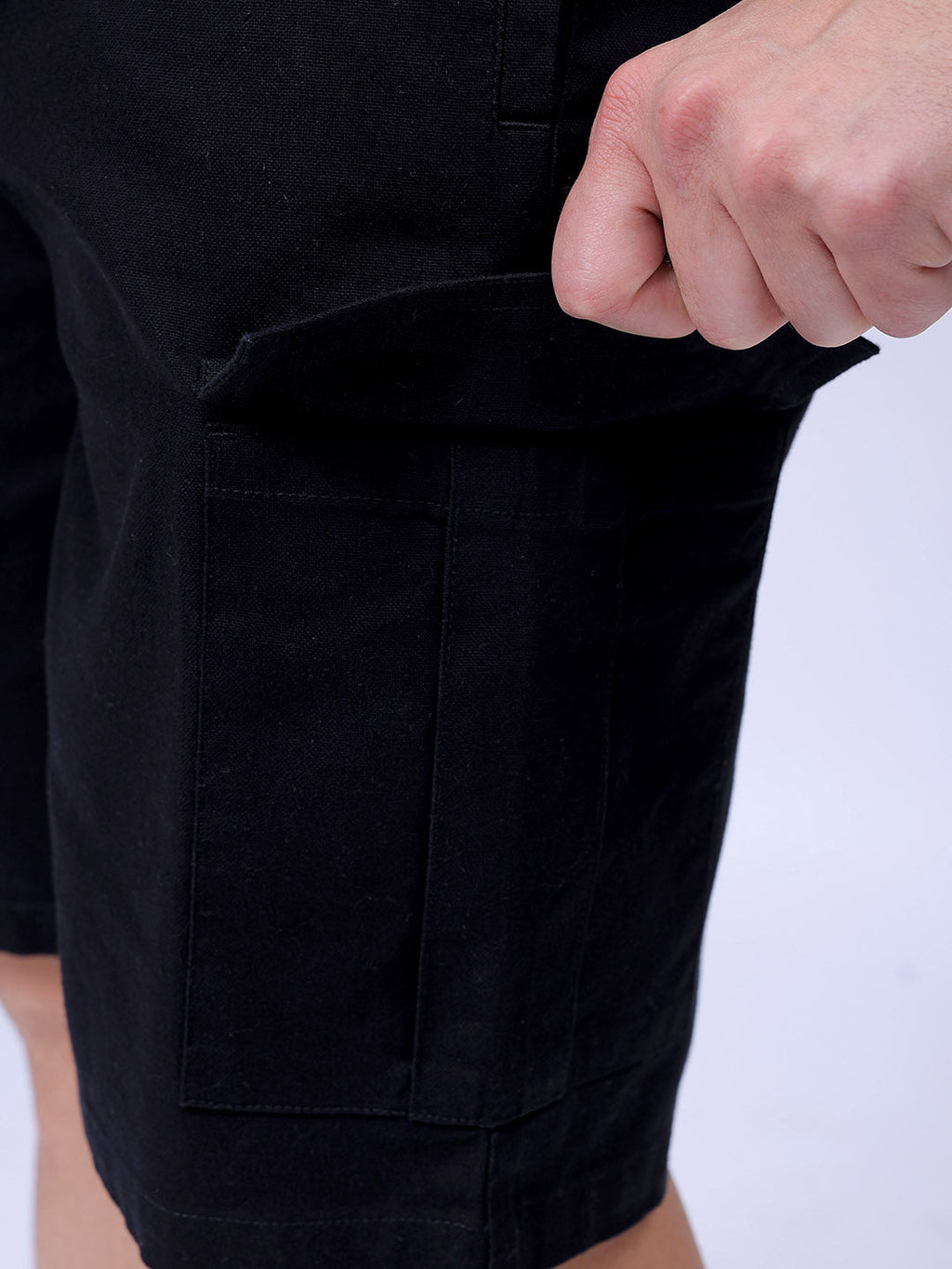 Men's Black Relaxed Fit Solid Utility Shorts