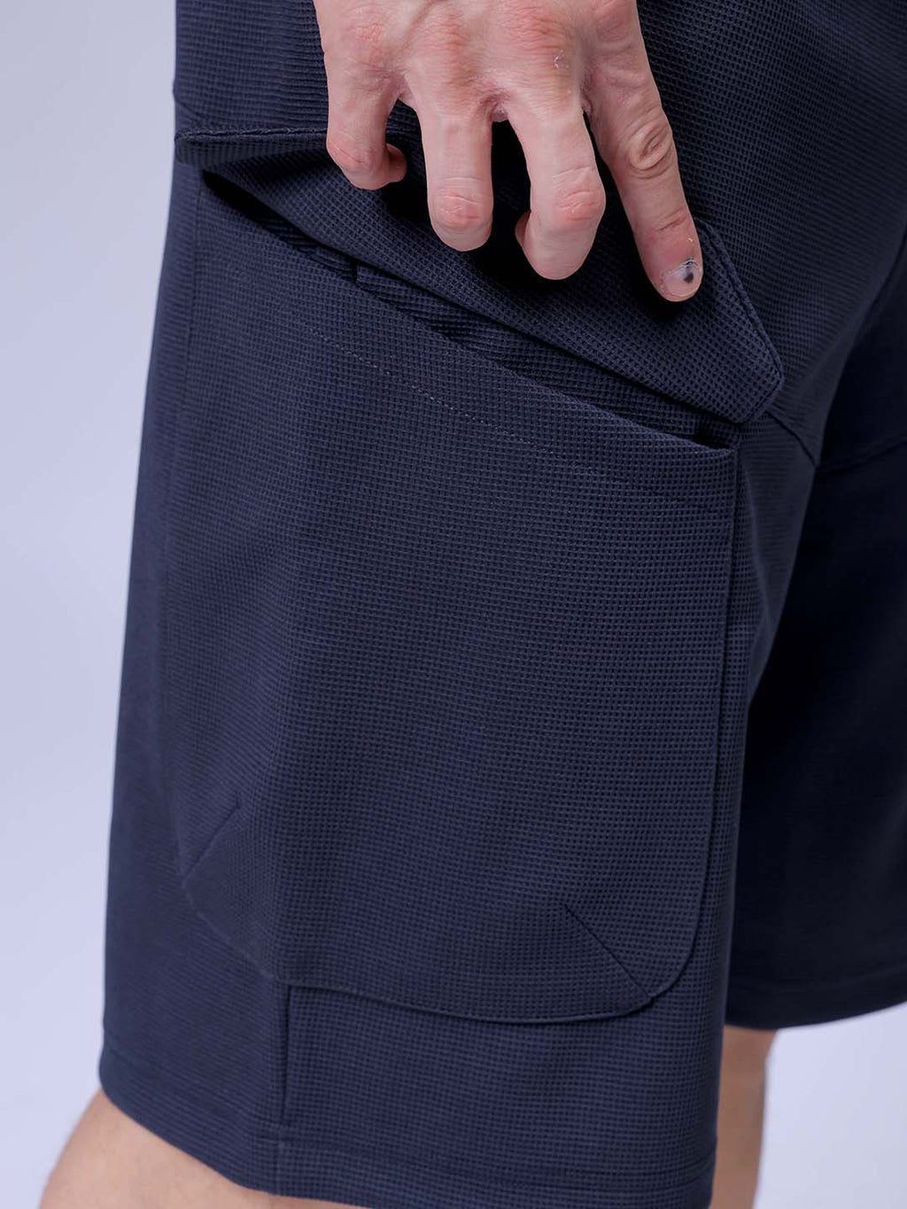 Men's Dark Grey Relaxed Fit Textured Utility Shorts