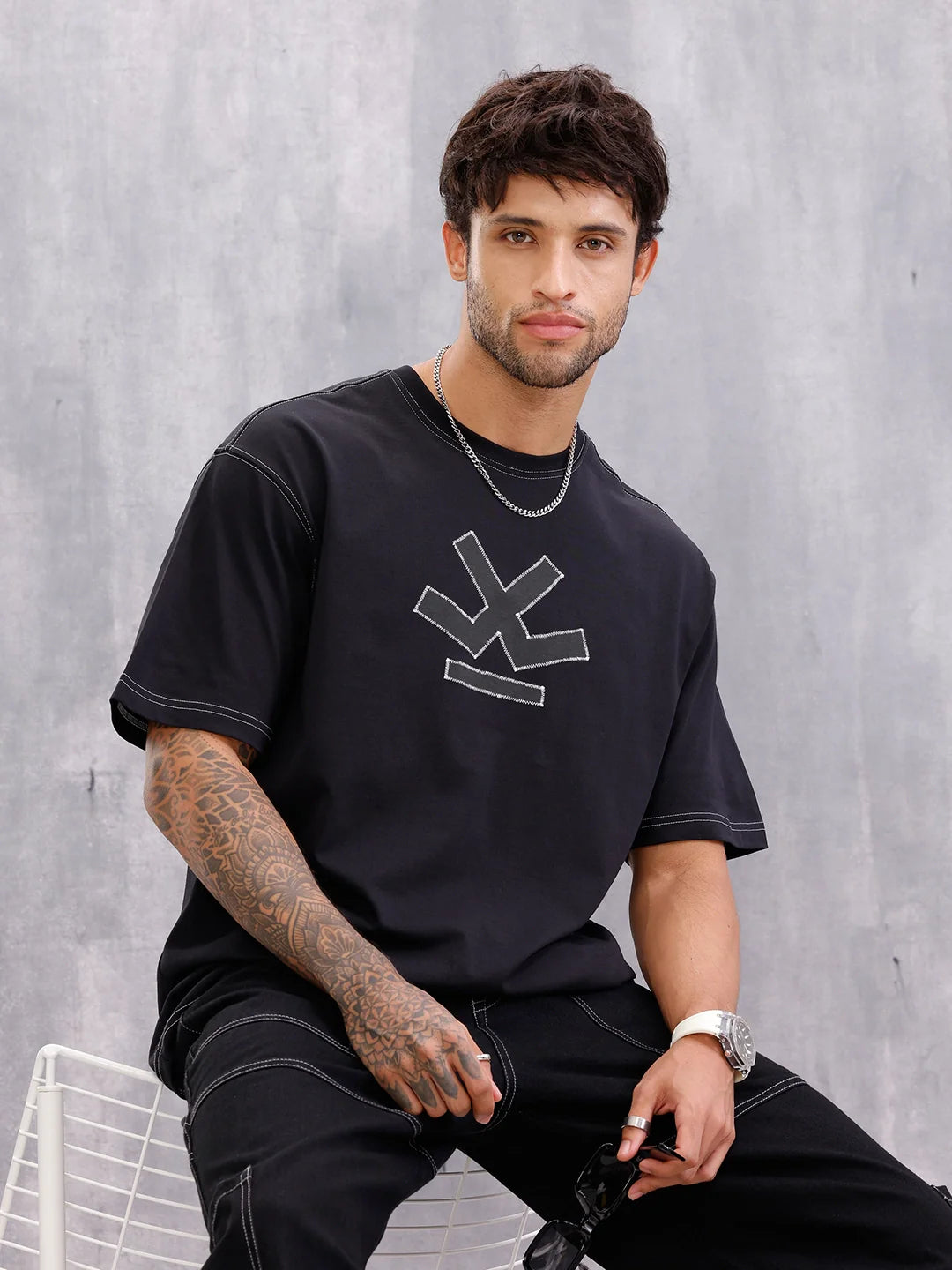 Contrast Stitch Detail Oversized Fit T-shirt With Logo Embroidery | Black