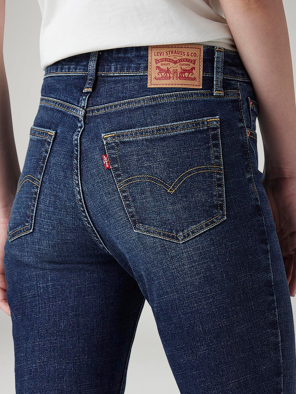 Women's 725 Dark Indigo Bootcut Fit High Rise Jeans
