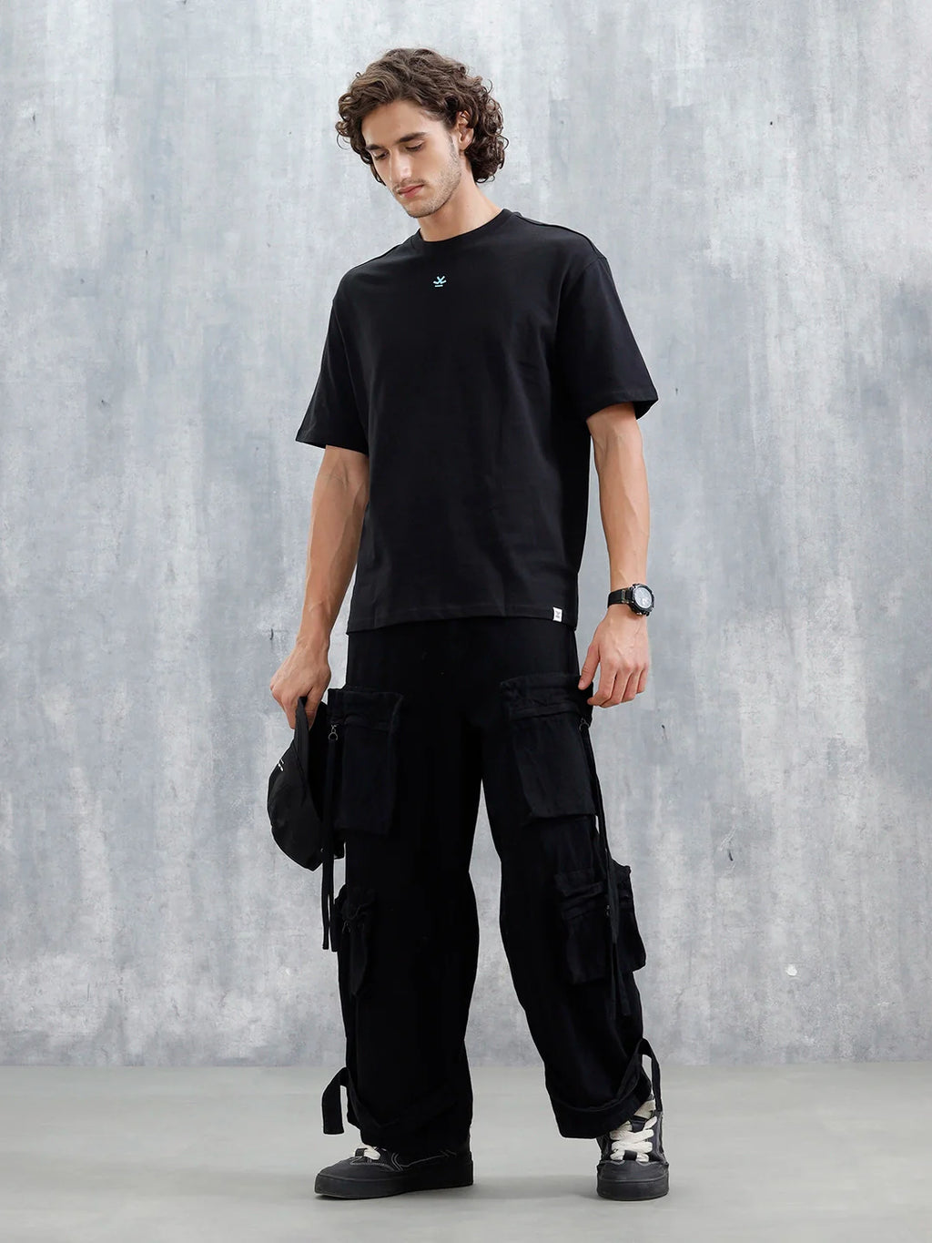 Casual Men Oversized Fit Tee With Graphic | Black