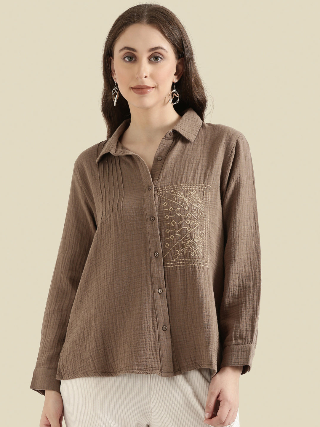 Cotton Pin-Tuck Floral Embroidered Patch Clasic Collar Shirt
