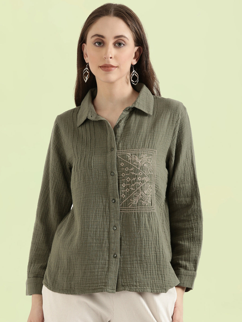 Cotton Pin-Tuck Floral Embroidered Patch Clasic Collar Shirt