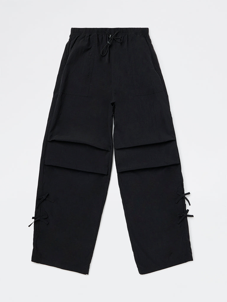 Girls Black Solid Mid-Rise Trousers