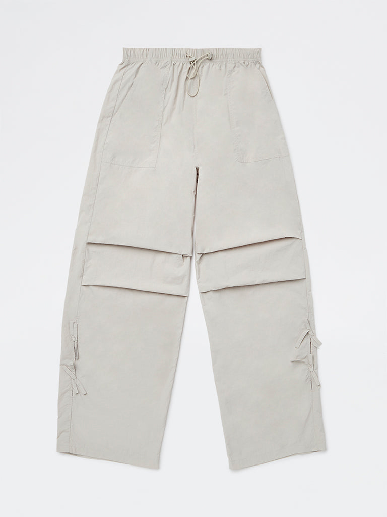 Girls Taupe Solid Mid-Rise Trousers