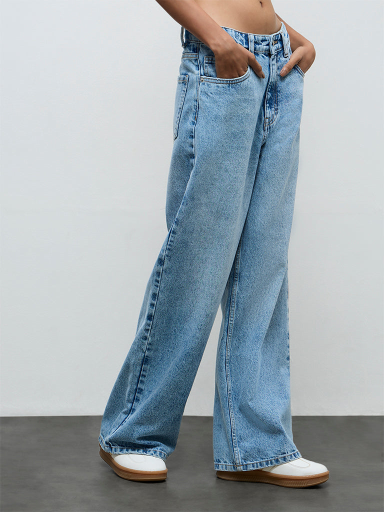 Nuon Light Blue Washed Relaxed-Fit High-Rise Jeans