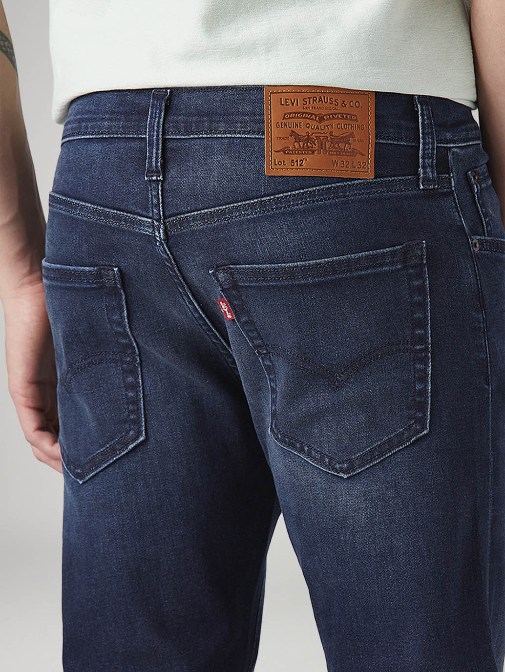 Men's 512 Dark Blue Slim Tapered Fit Mid Rise Jeans