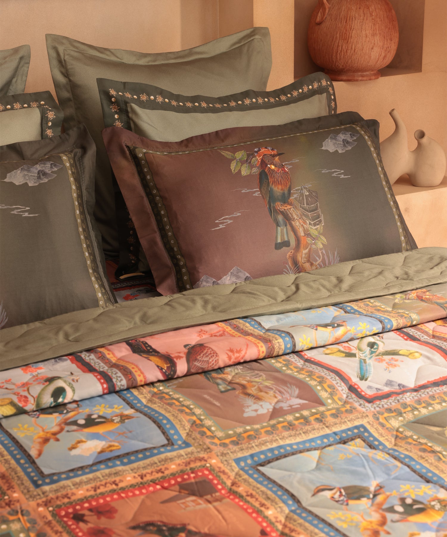 Shivan & Narresh King Bedsheet Set, Hututi |400TC Cotton|4 pillow covers