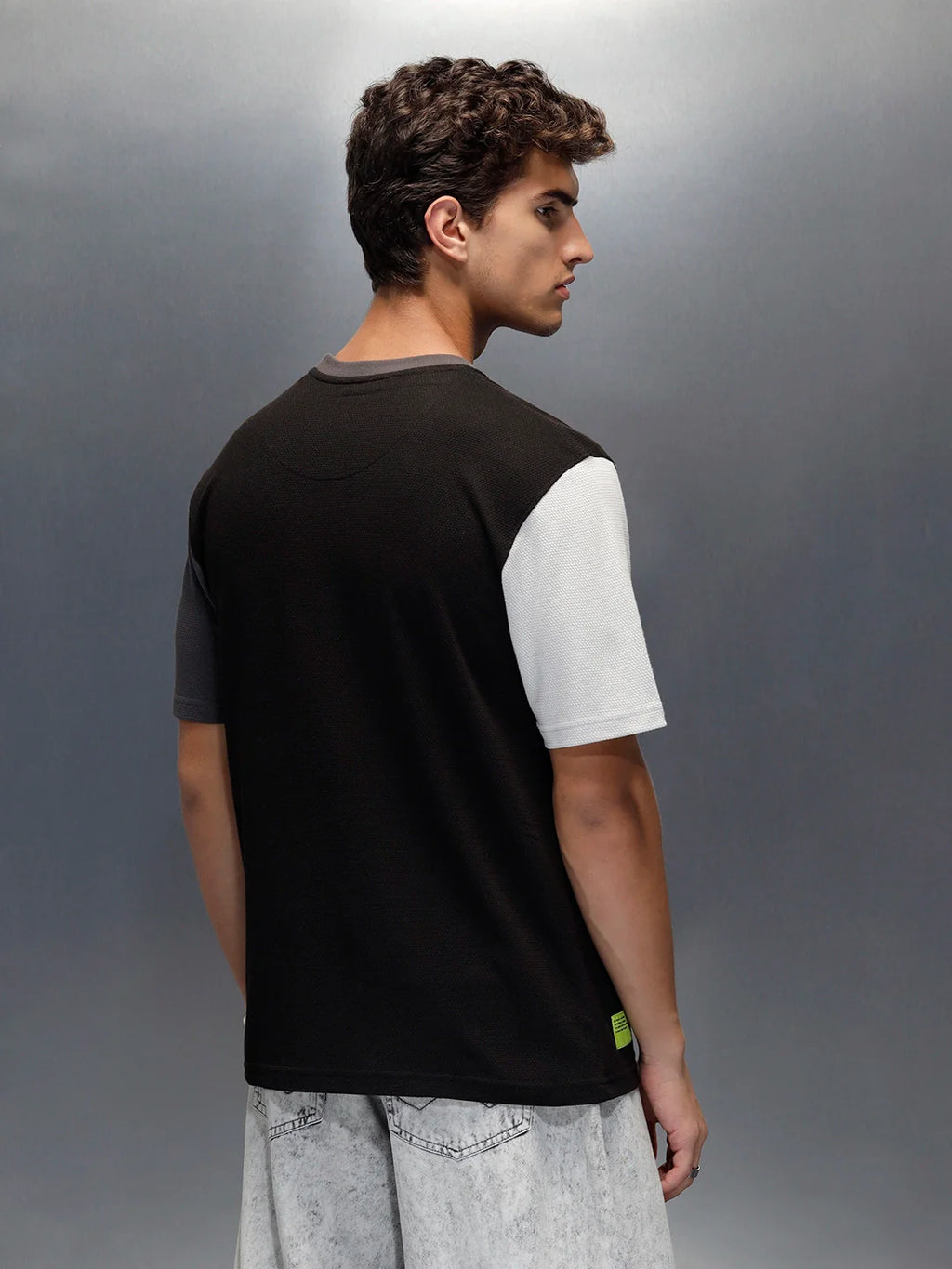 Men's casual colourblock regualr fit t-shirt | Black