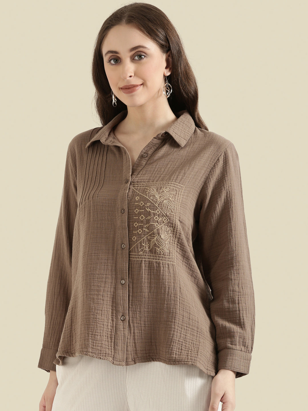 Cotton Pin-Tuck Floral Embroidered Patch Clasic Collar Shirt