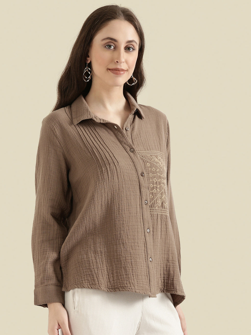 Cotton Pin-Tuck Floral Embroidered Patch Clasic Collar Shirt