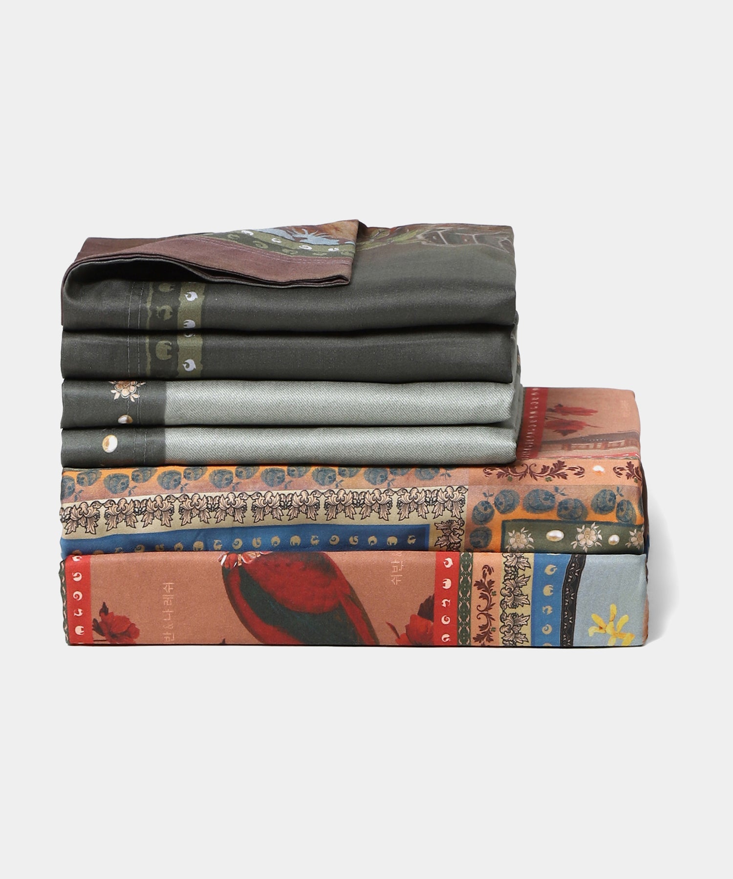 Shivan & Narresh King Bedsheet Set, Hututi |400TC Cotton|4 pillow covers