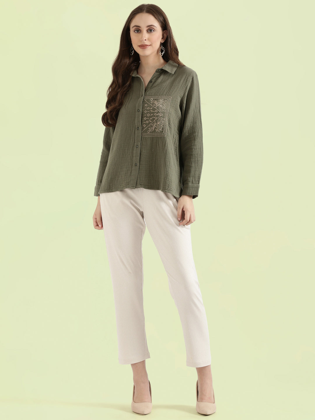 Cotton Pin-Tuck Floral Embroidered Patch Clasic Collar Shirt