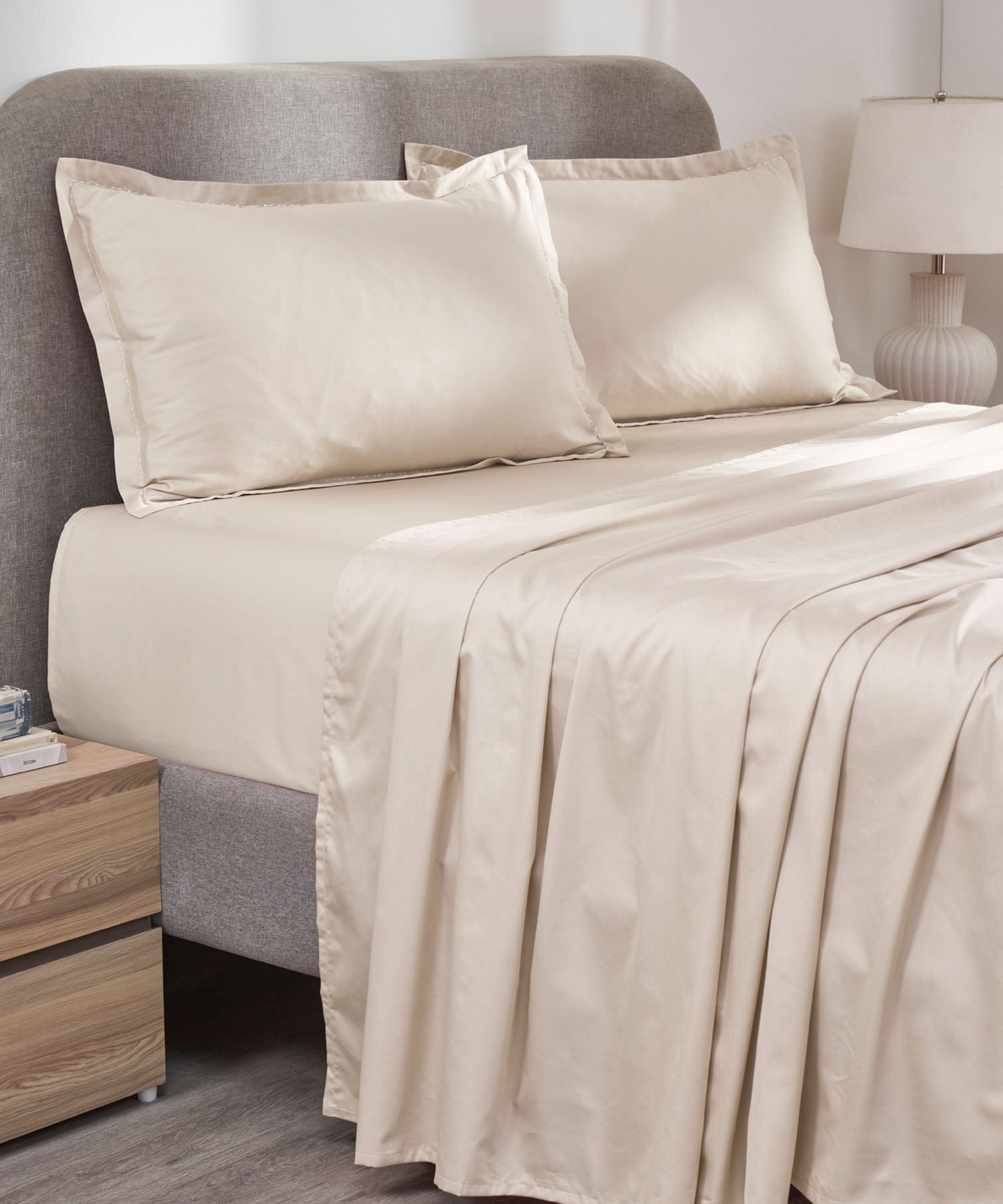 Indulgence Solid King Bedsheet, Teal- Mist |300 TC Cotton|2 Pillow Covers|Thermal Regulation