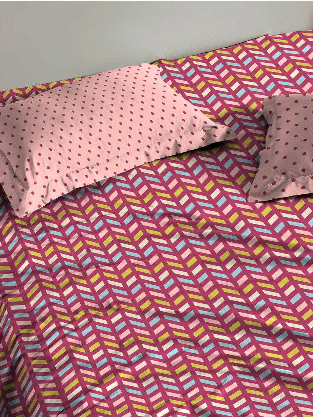 Urban Comfort Queen Bedsheet, Party Mood Pink| 144TC Cotton| 2 Pillow Covers
