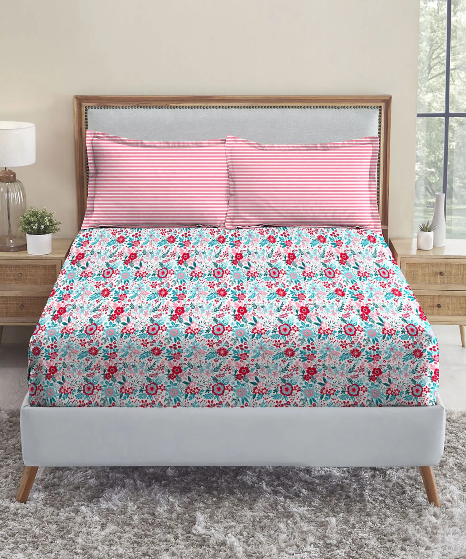 Urban Comfort Queen Bedsheet Set, Gardenia Blooms Pink|144 TC Cotton| 2 Pillow Covers