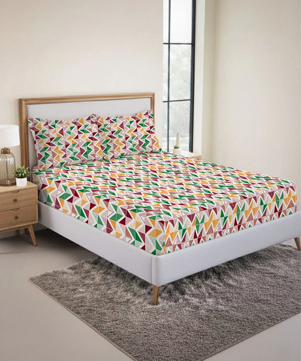 Urban Comfort King Fitted Bedsheet Set, Trippy Triangles Red|144 TC Cotton| 2 Pillow Covers
