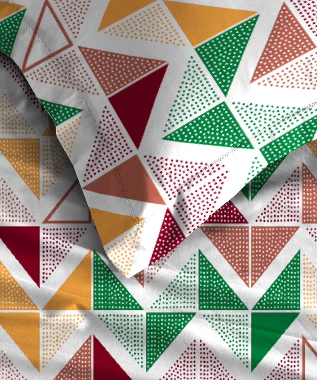 Urban Comfort King Fitted Bedsheet Set, Trippy Triangles Red|144 TC Cotton| 2 Pillow Covers