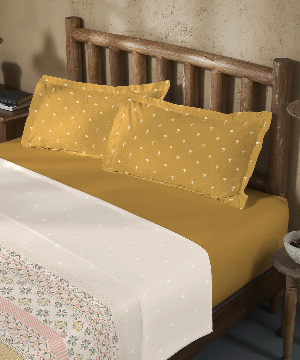Sanskriti King Bedsheet Gift Set, Kasuti Turmeric | 180 TC Cotton| 2 Pillow Covers