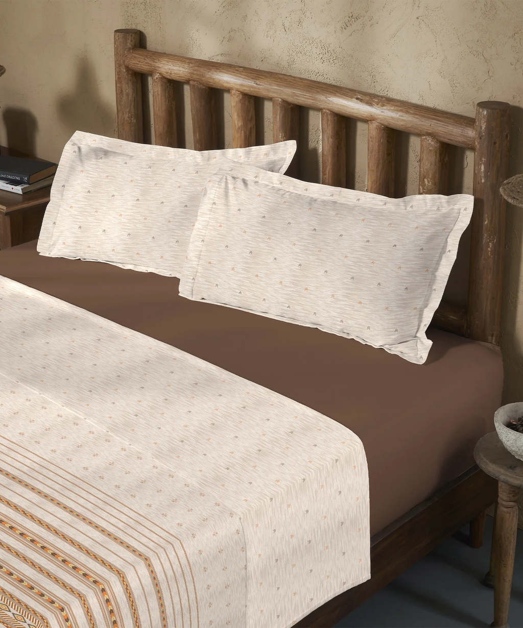 Sanskriti King Bedsheet Gift Set,  Kullu Shawl Beige| 180 TC Cotton| 2 Pillow Covers