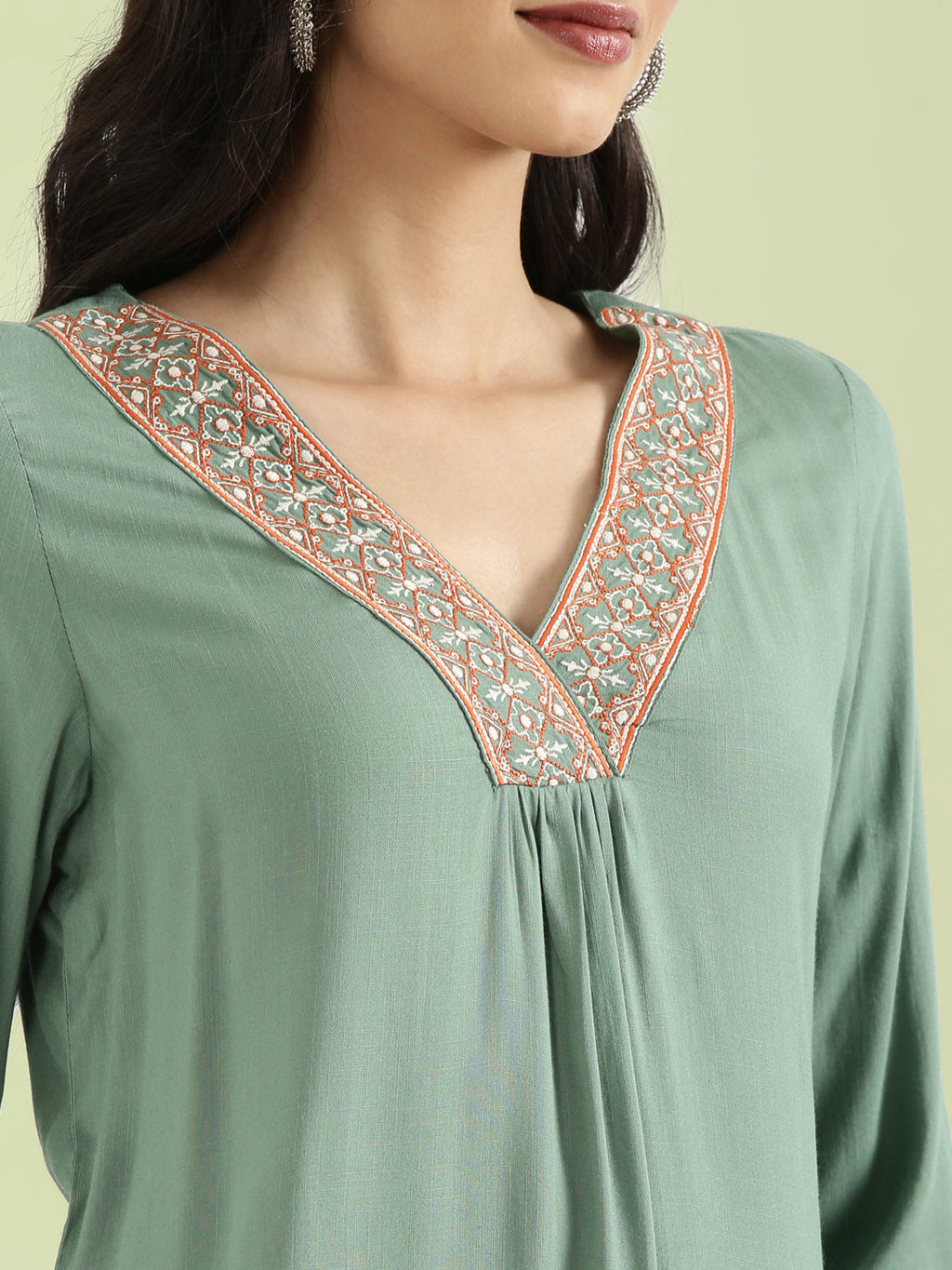 Rayon Geometric Cross-Stitch V-Neck Embroidered Straight Kurta