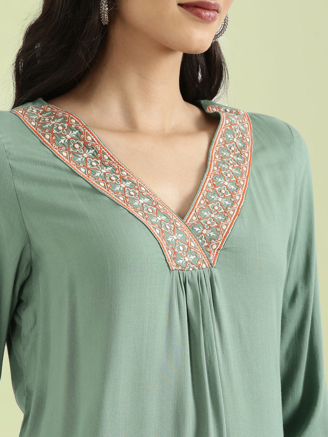 Rayon Geometric Cross-Stitch V-Neck Embroidered Straight Kurta