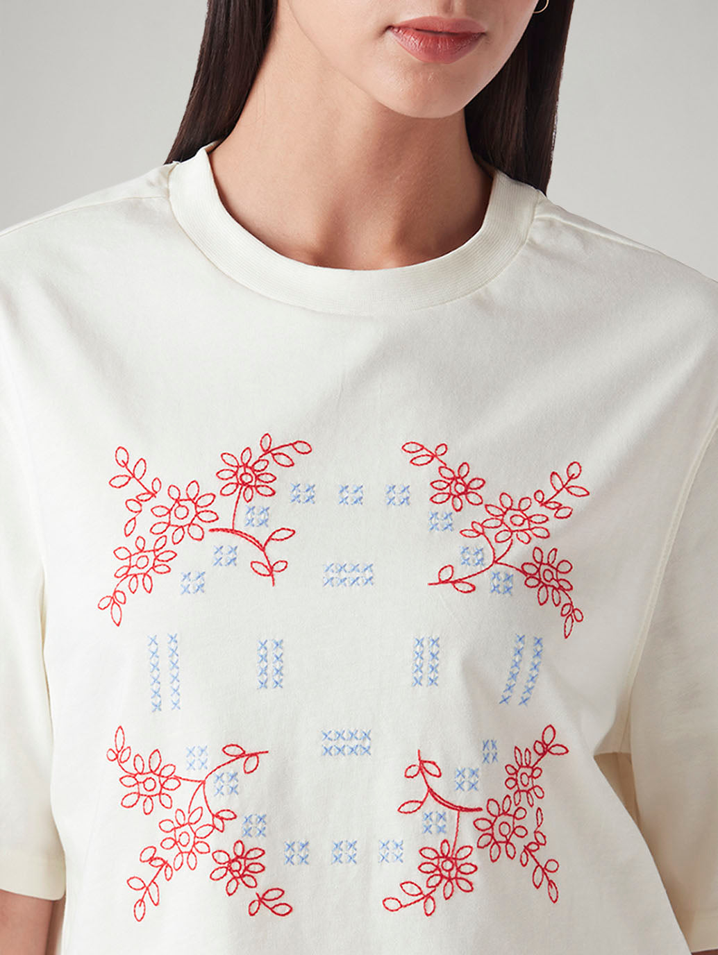 Women's Embroidered Relaxed Fit T-Shirt