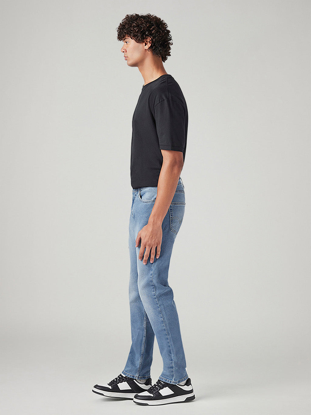 Men's 511 Light Blue Slim Fit Mid Rise Jeans