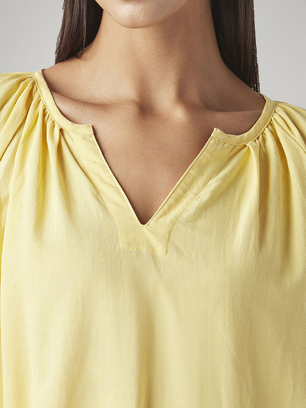 Women's Solid Regular Fit Linen Top