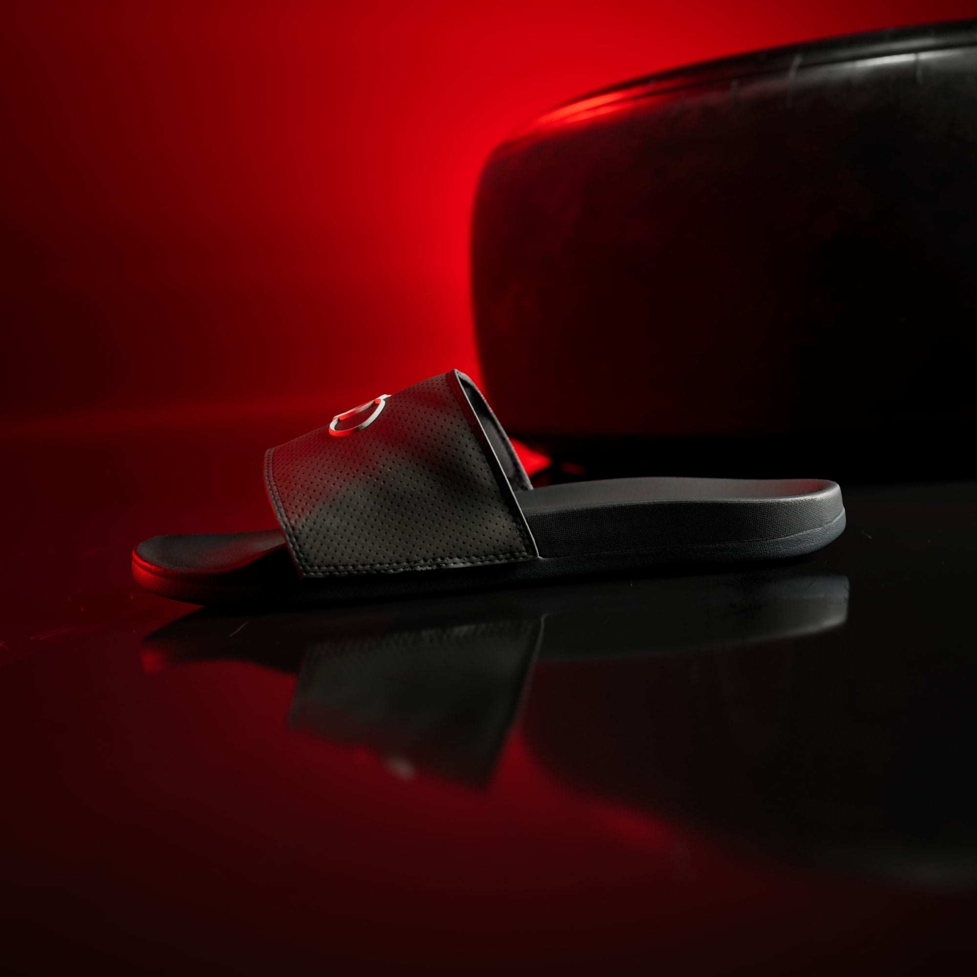 ADILETTE COMFORT AUDI REVOLUT F1 TEAM SLIDES