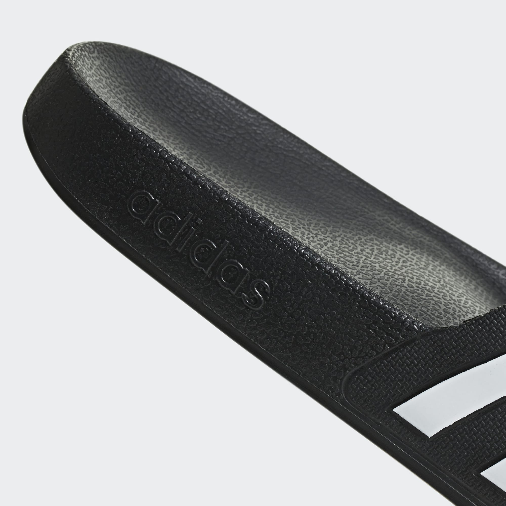 Adilette Aqua Slides