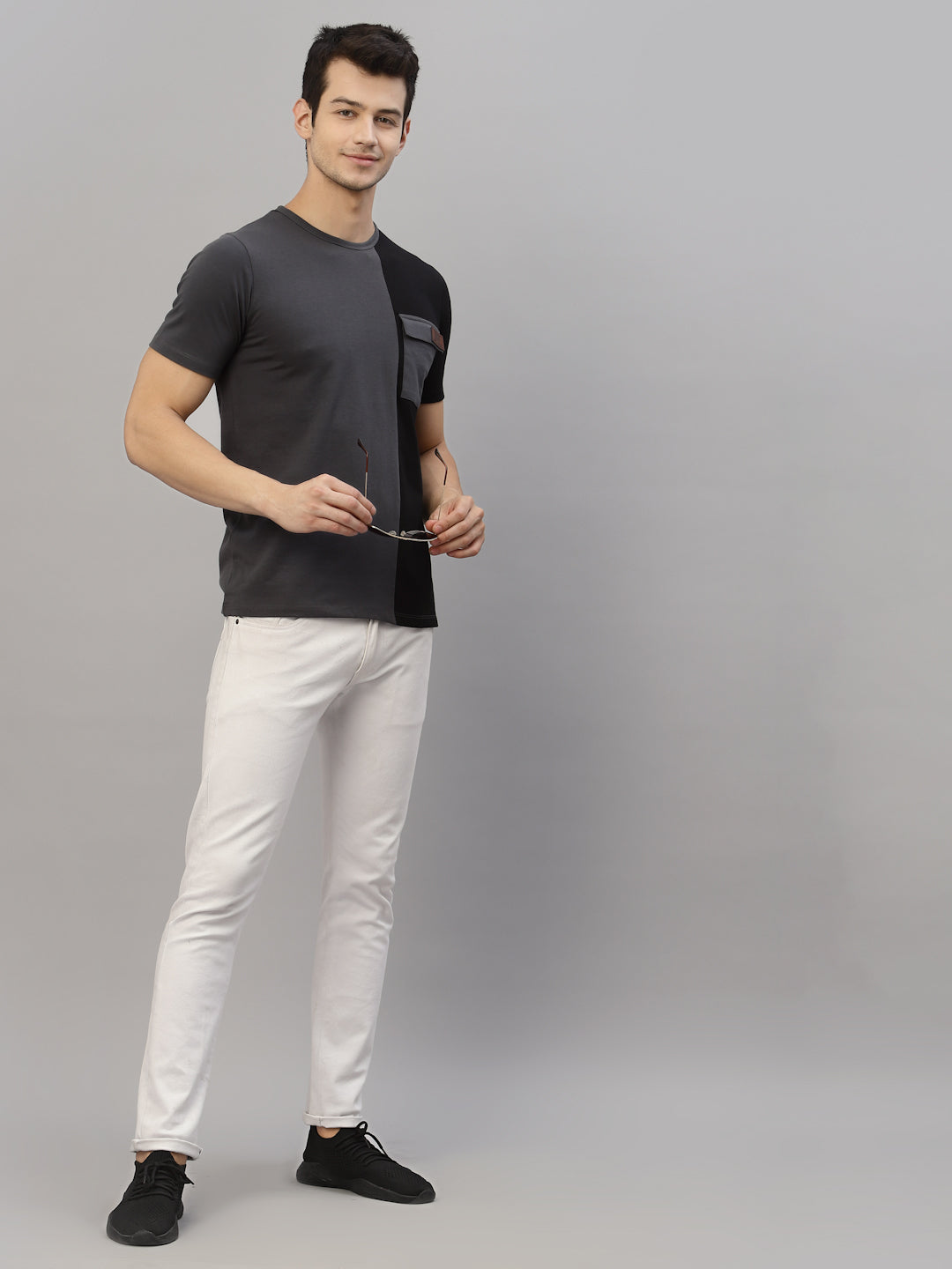 Men Grey Colorblocked T-shirt