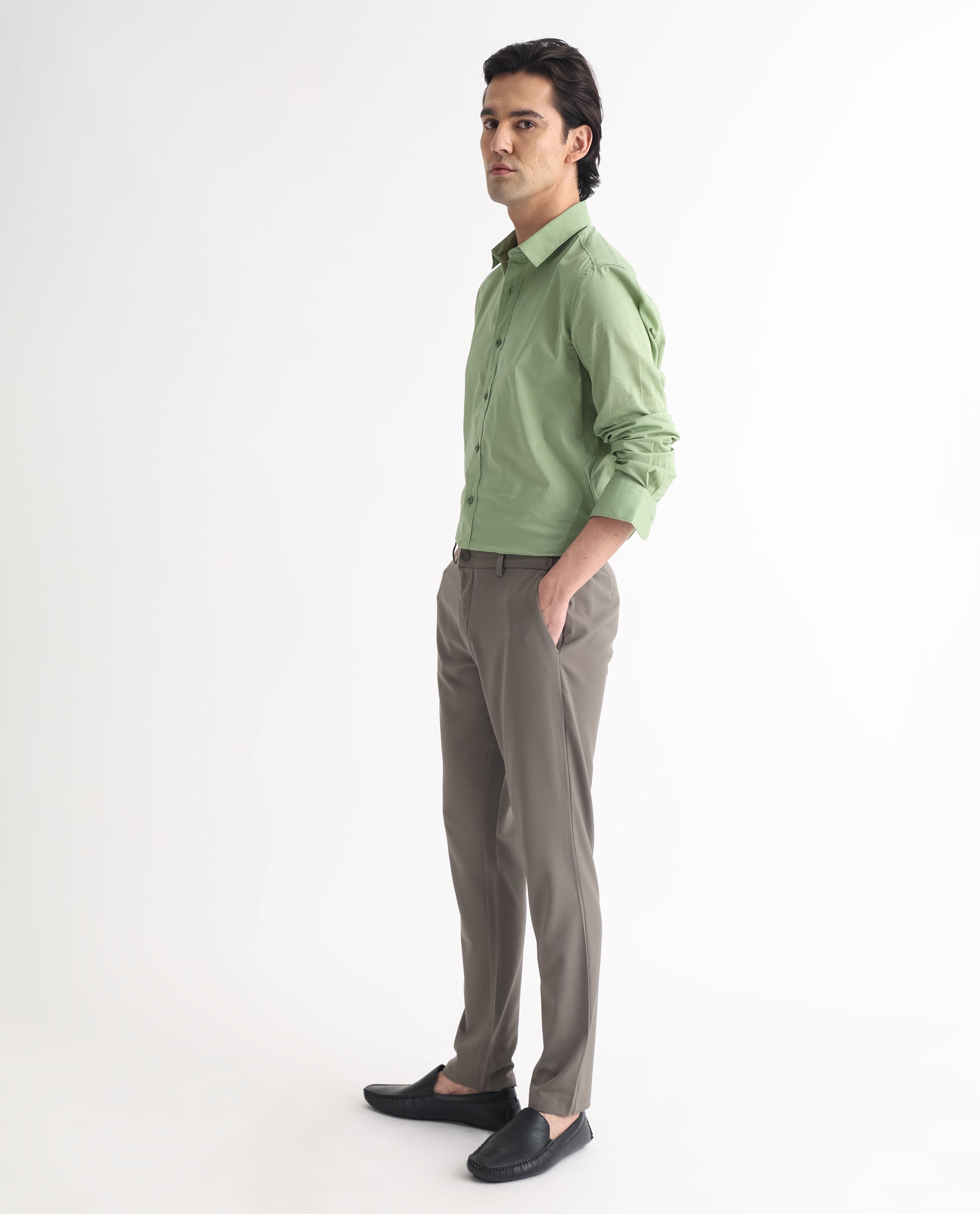 Rare Rabbit Men's Fullslee Green Cotton Plain Tailored Fit Full Sleeve Collared Shirt