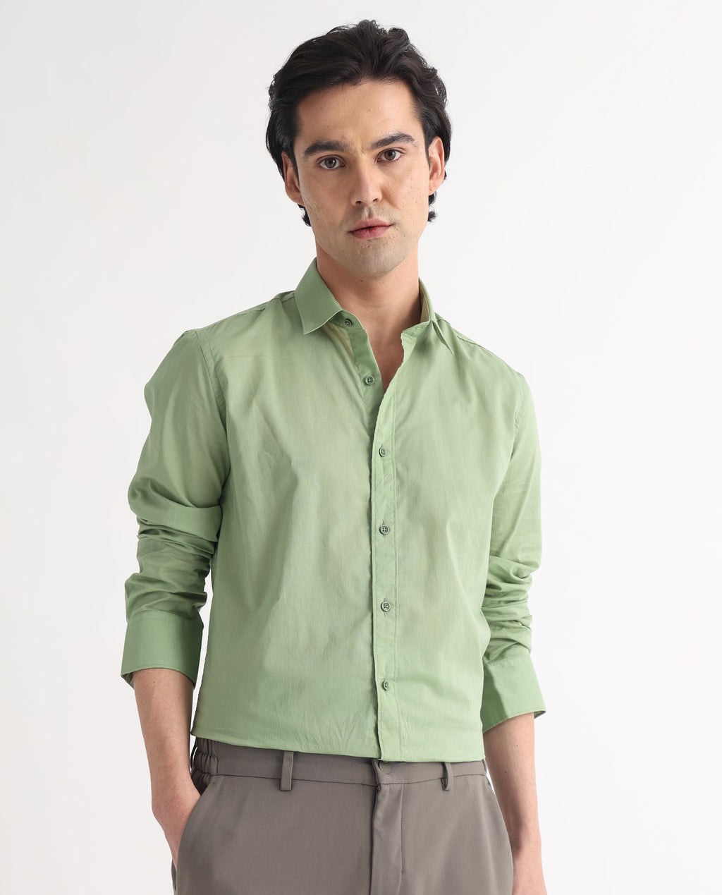 Rare Rabbit Men's Fullslee Green Cotton Plain Tailored Fit Full Sleeve Collared Shirt