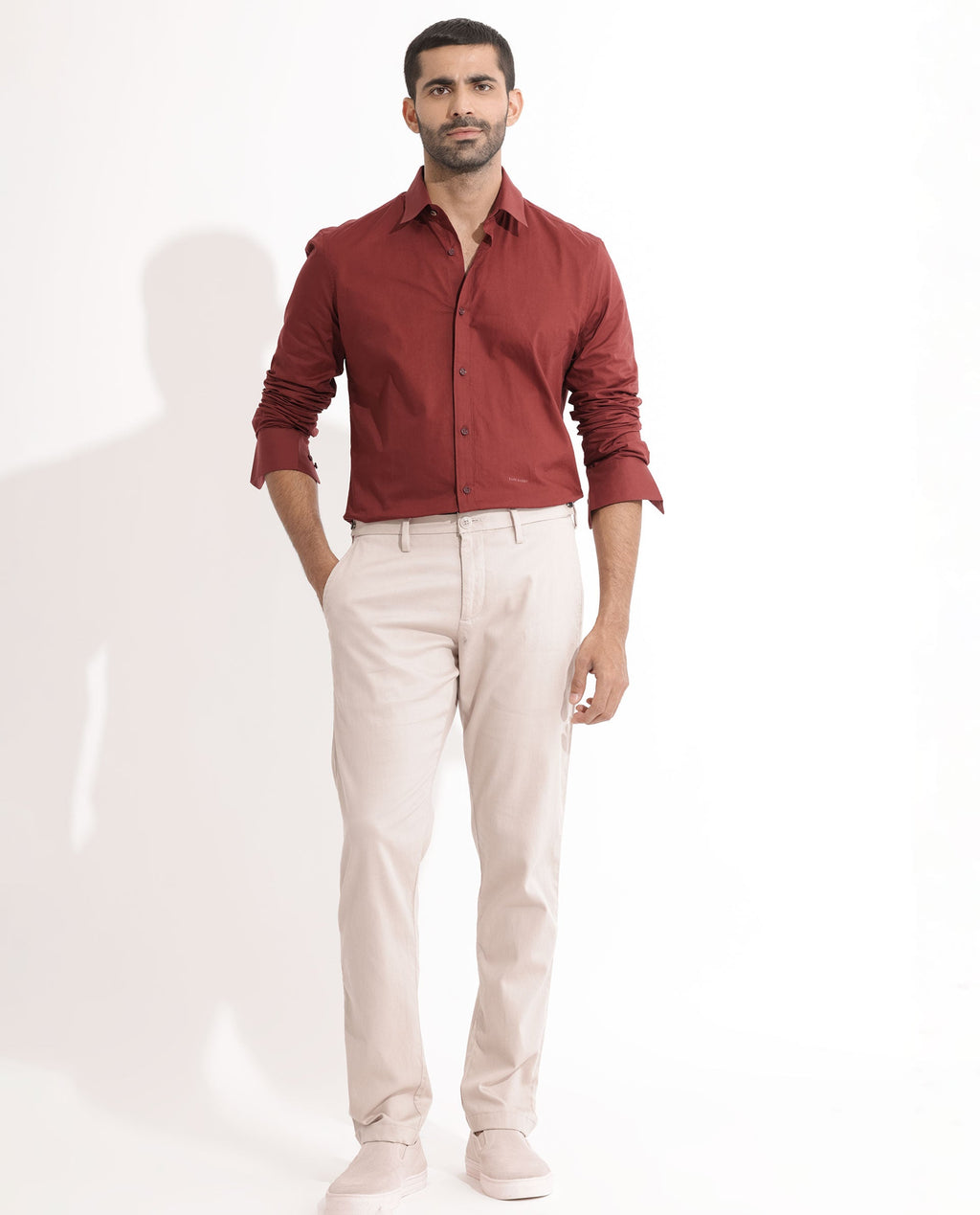 Rare Rabbit Men's Fullslee Maroon Cotton Plain Tailored Fit Full Sleeve Collared Shirt