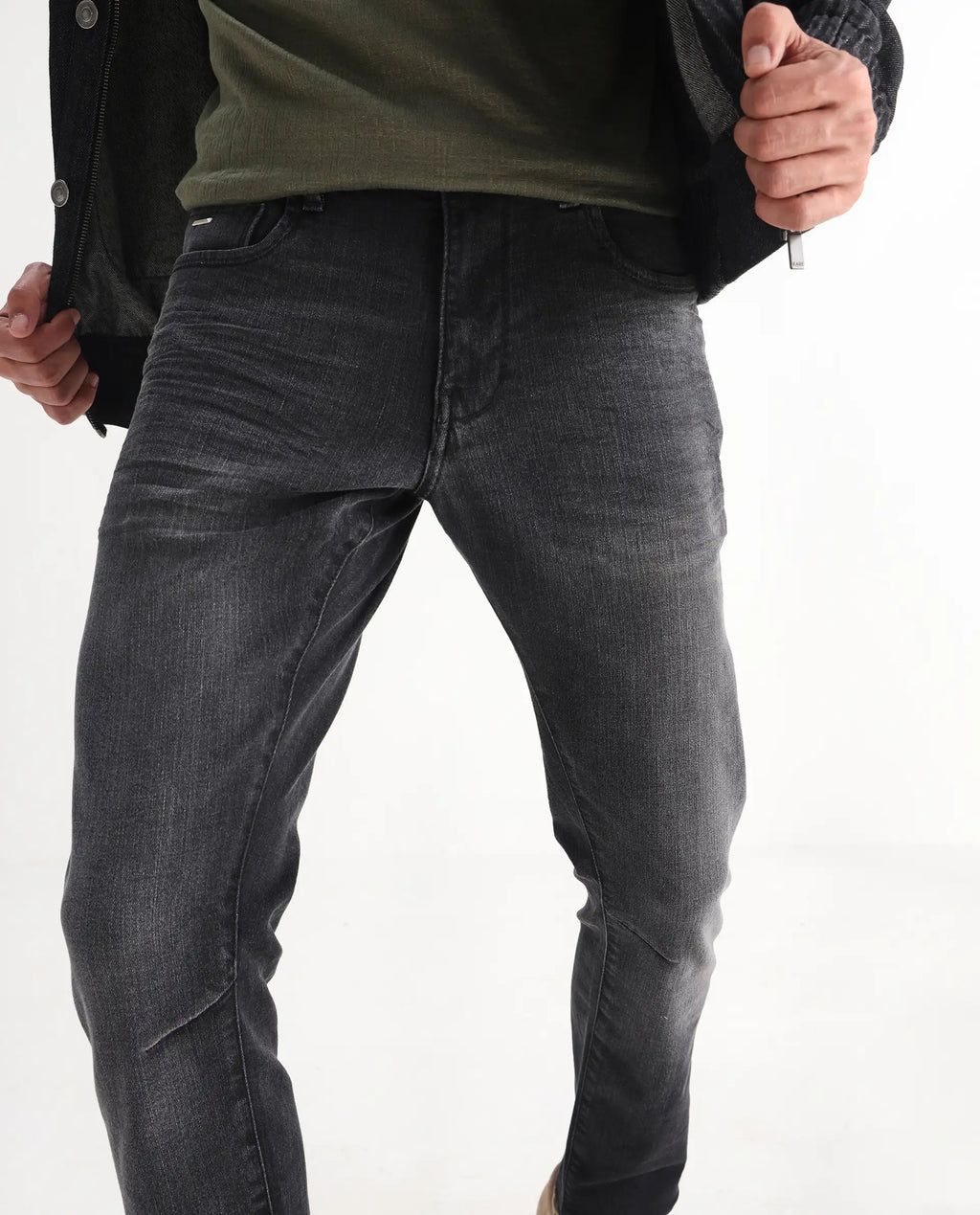 Rare Rabbit Men's Ian Grey Cotton Blend Plain Hawk Slim Fit Jeans
