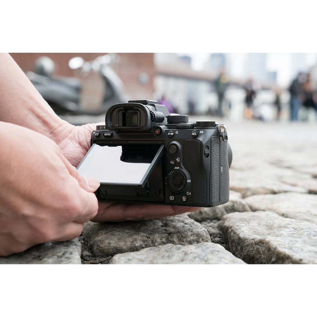 Sony Alpha 7 III with 35 mm Full-Frame Image Sensor (ILCE-7M3K) | 24.2 MP  Mirrorless Camera, 10FPS, 4K/30p, with 28 - 70mm Zoom Lens
