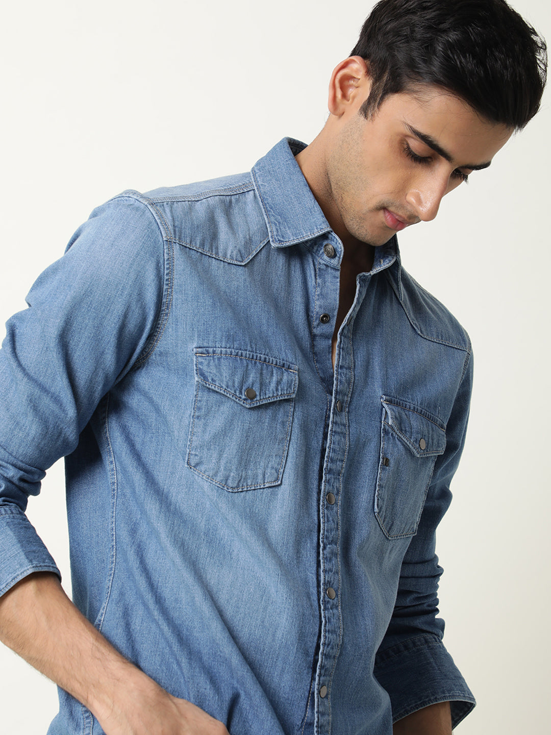 Rare Rabbit Men's Taison Light Blue Cotton Plain Regular Fit Full Sleeve Spread Collar Shirt