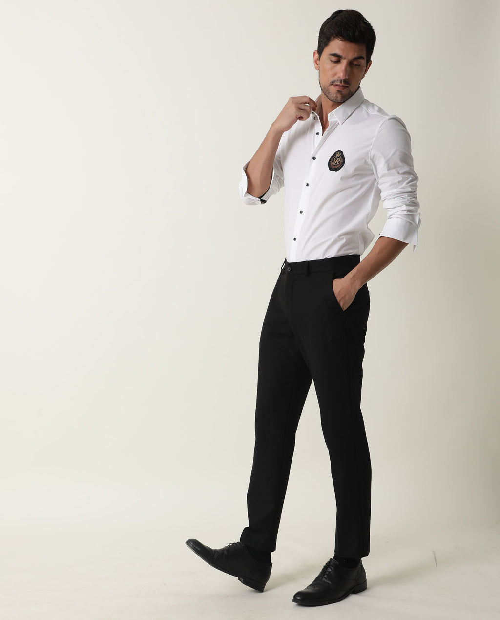 Rare Rabbit Men's Crown White Cotton Plain Regular Fit Full Sleeve Spread Collar Shirt