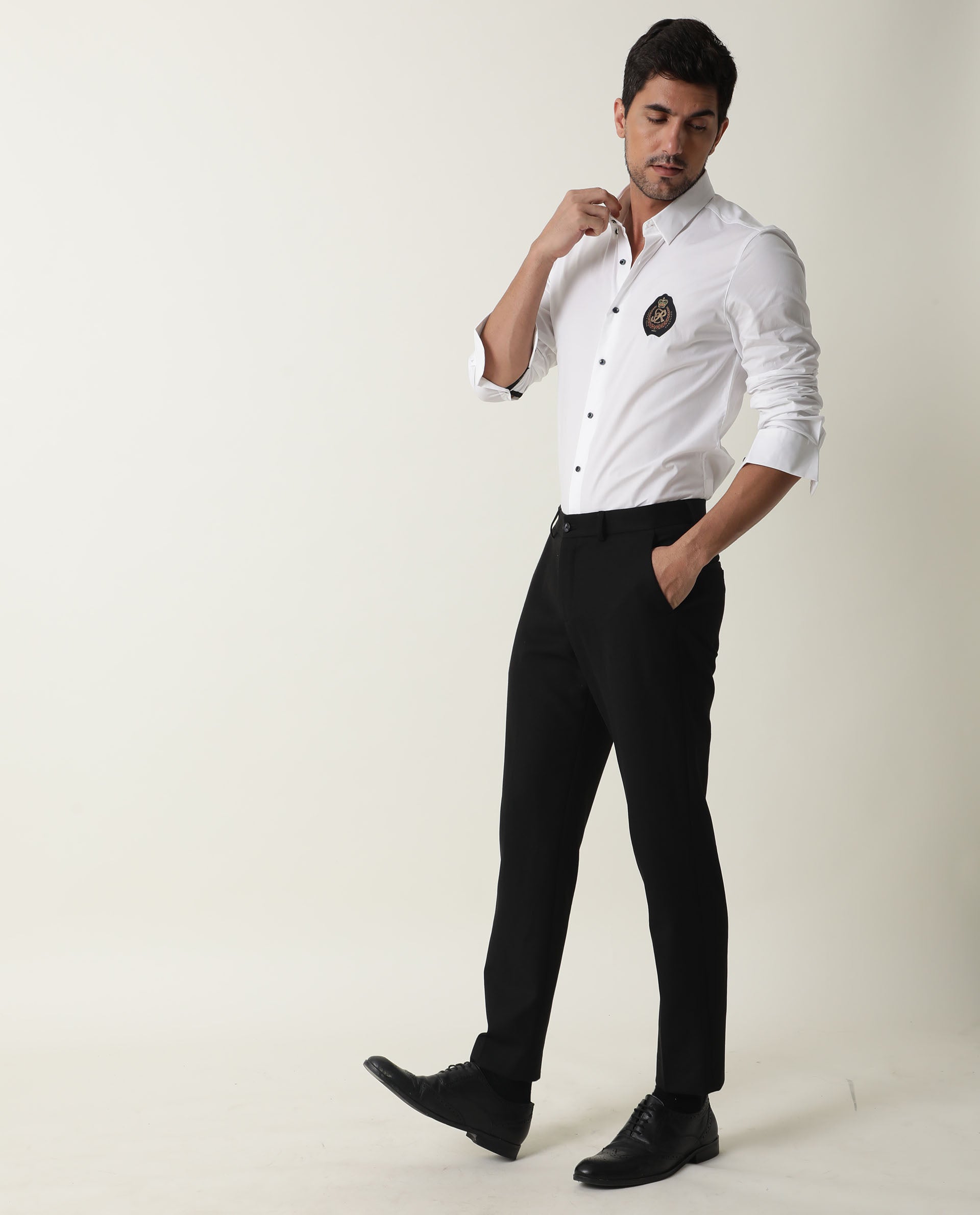 Rare Rabbit Men's Crown White Cotton Plain Regular Fit Full Sleeve Spread Collar Shirt