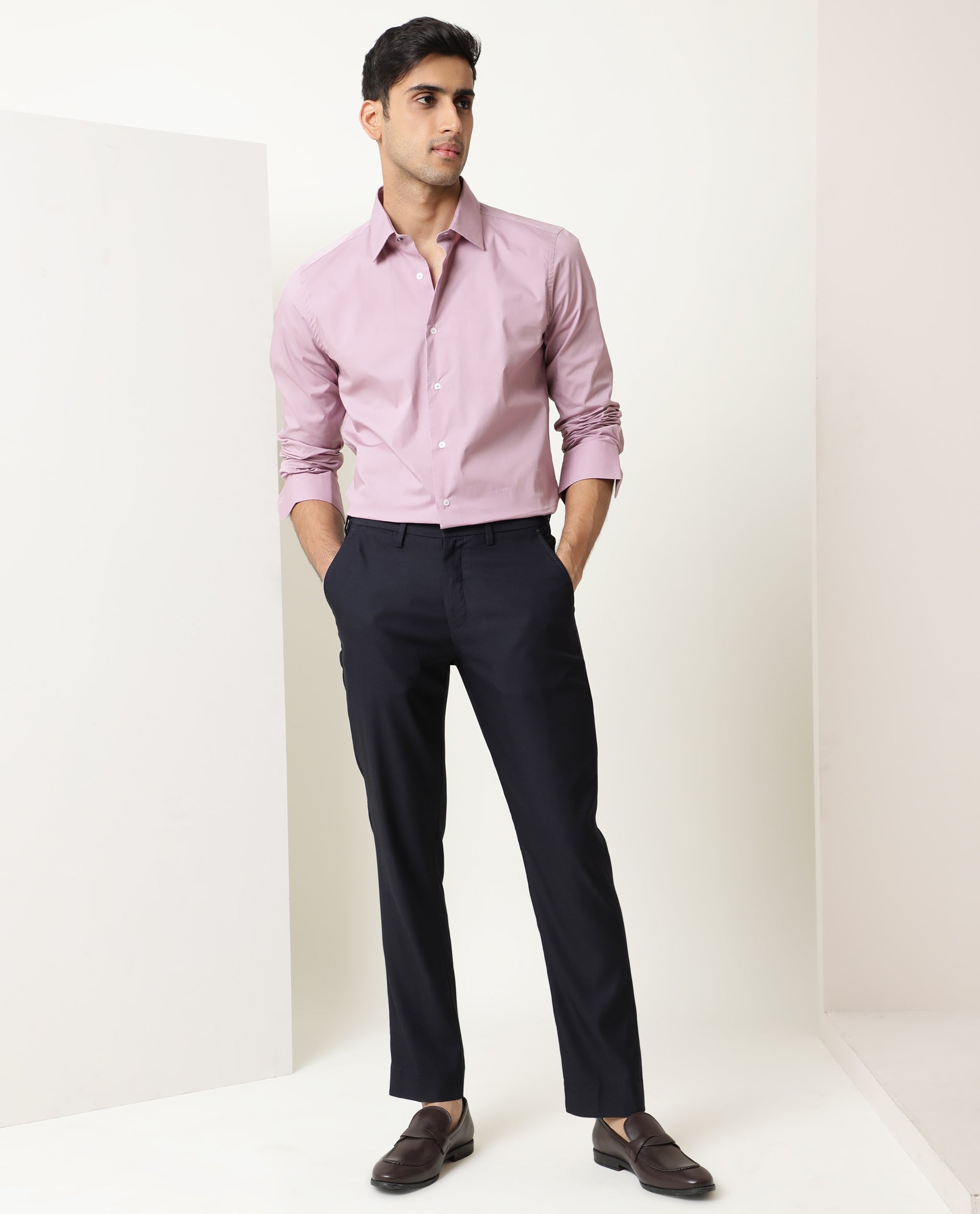 Rare Rabbit Men's Neutons Pink Cotton Plain Regular Fit Full Sleeve Collared Shirt