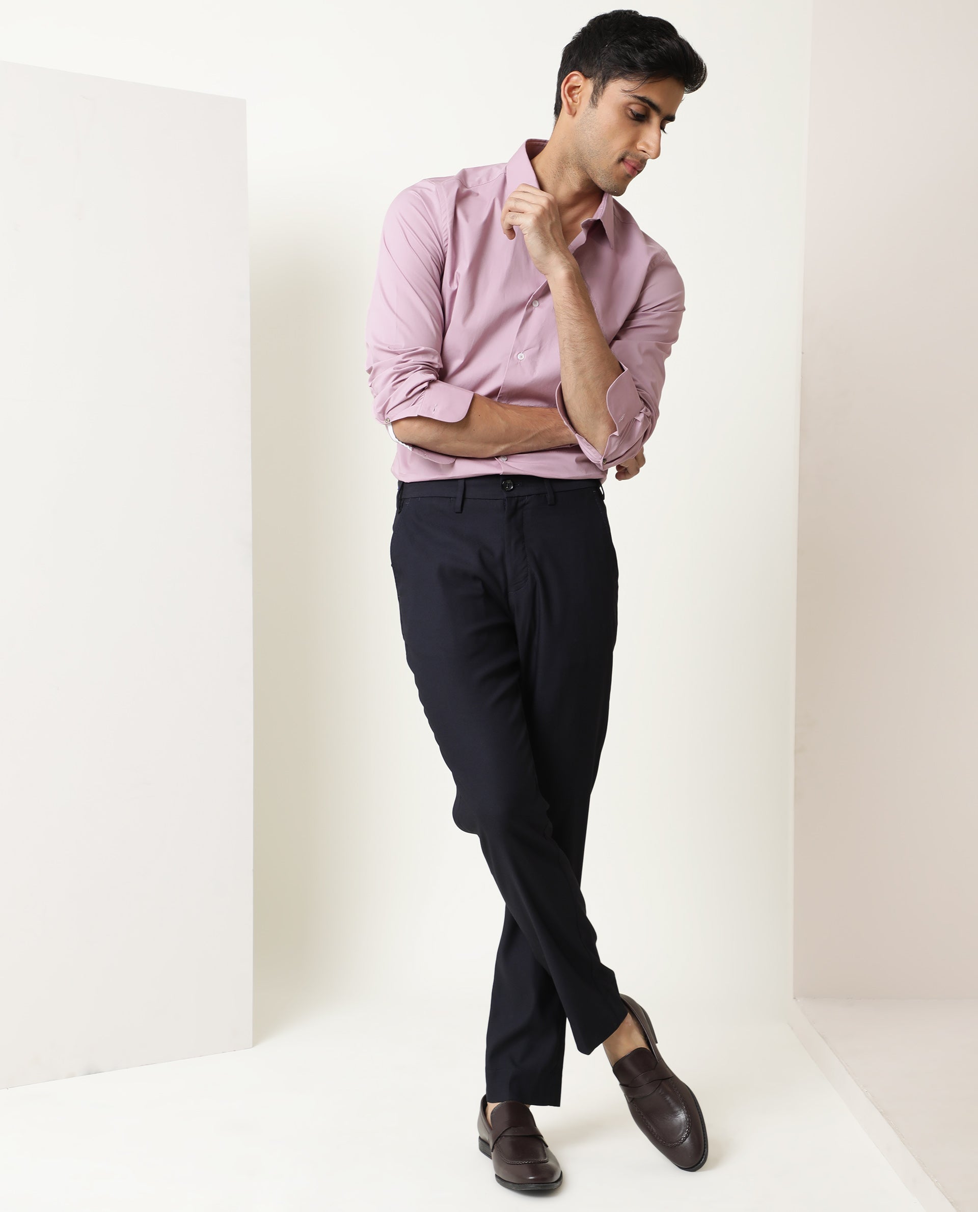 Rare Rabbit Men's Neutons Pink Cotton Plain Regular Fit Full Sleeve Collared Shirt